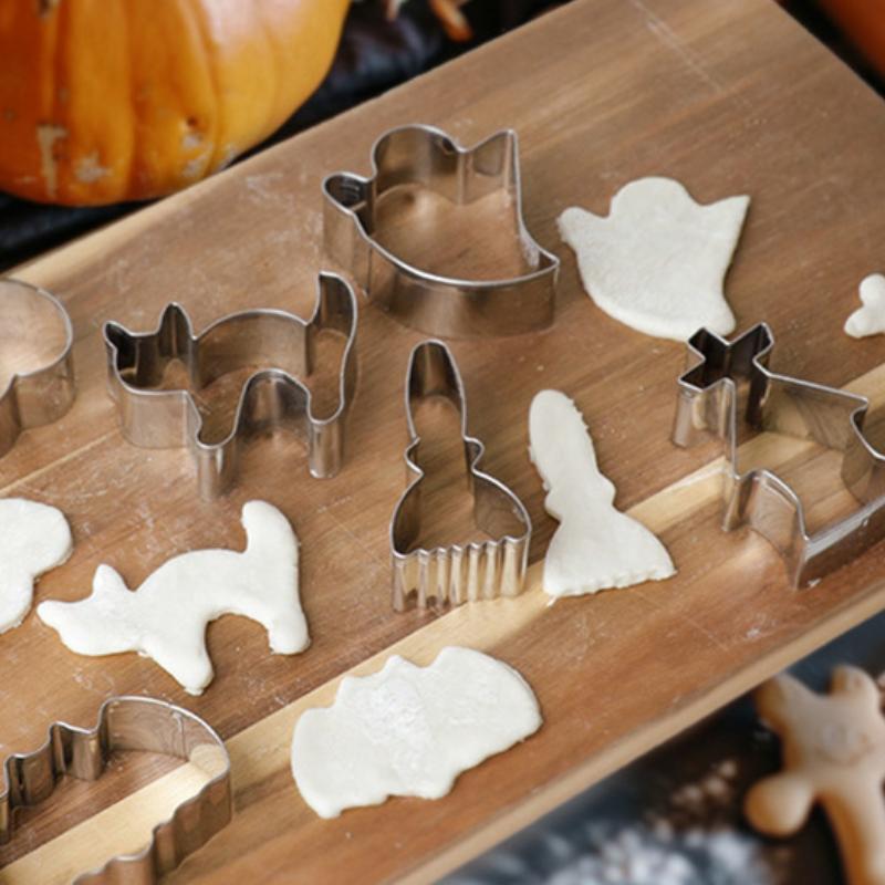 12PCS Halloween Cookie Cutter Set Pumpkin Ghost Bat Shape DIY Chocolate Fondant Mold Biscuits Mould Halloween Baking Tools