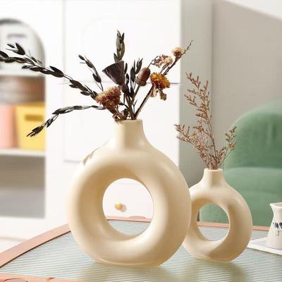 Nordic Creative Donut-Shaped Plastic Flower Vase for Home Decor and Dining Table