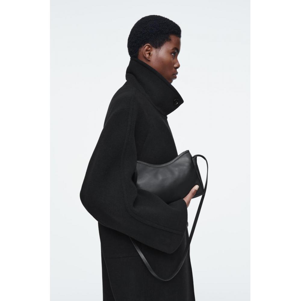 

COS Сумка через плечо Japan Tome Mini из кожи Black/NOSIZE