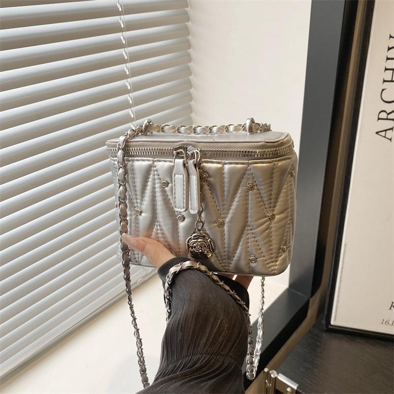 Premium Sense Xiaoxiangfeng Portable Small Square Bag Women's 2025 Summer New Simple Fashion Diamond Shoulder Bag Ins Tide