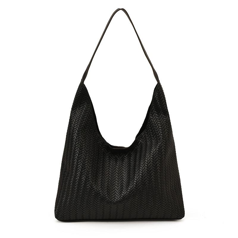 Autumn bucket bag women's new large-capacity woven shoulder bag lazy style texture niche commuter tote bag