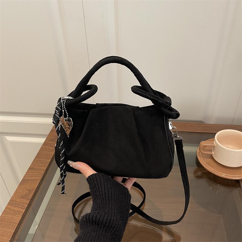 

Vintage Solid Color Suede Shoulder Bags for Women Versatile Ladies Crossbody Bag Lightweight Portable Female Handbags Small Tote no pendant чёрный