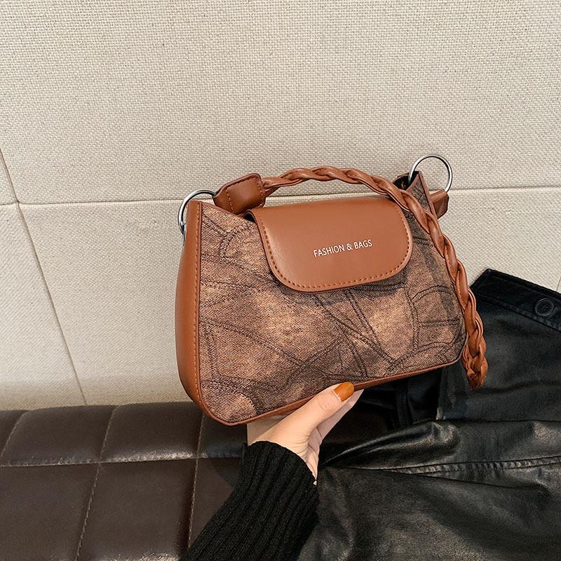 Trendy Retro Blue Underarm Bag For Women Fashionable Medium Sized Handbag Perfect For Street Style