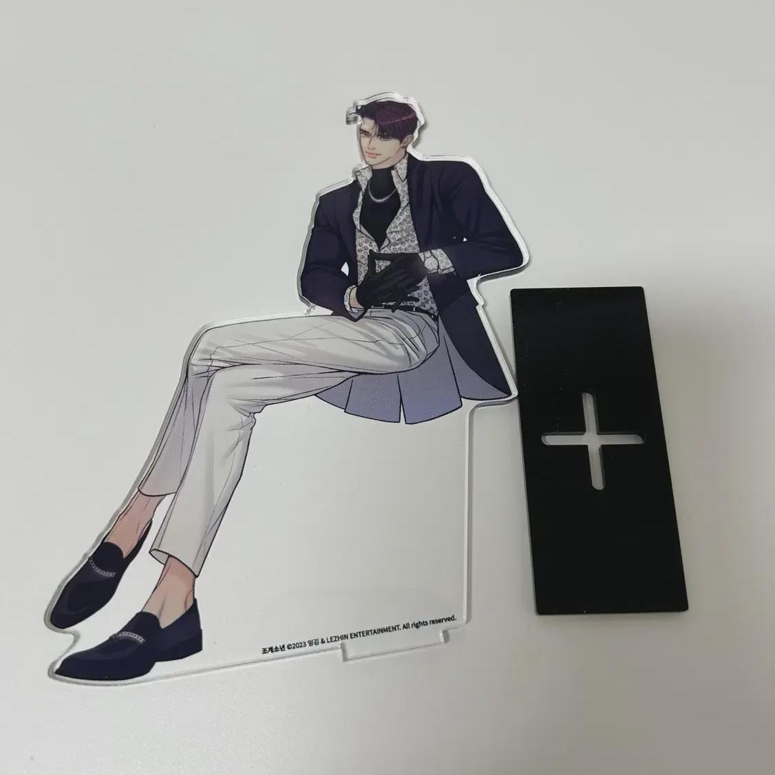 

Смола Черный Power Shellfish Boy Стальная голова Стиль Акриловая подставка