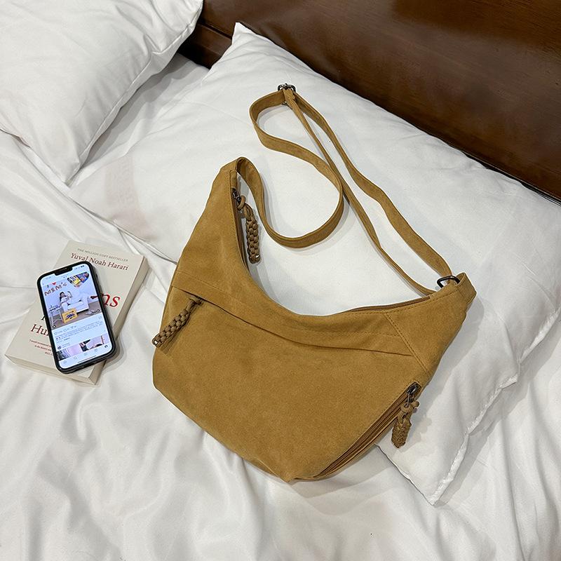 Suede bag women's large-capacity new retro niche shoulder messenger bag commuter dumpling bag