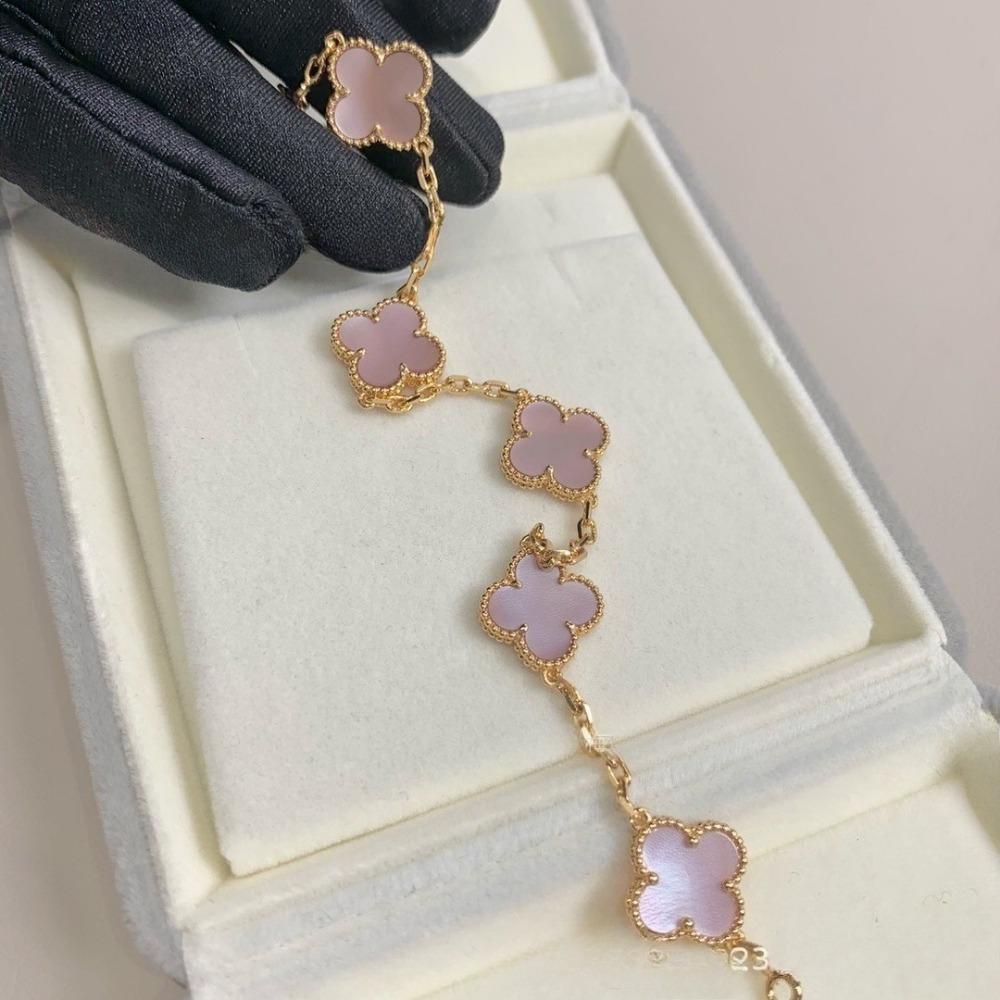 Hochwertiger roter Chalcedon Laser vierblättriges Kleeblatt fünfblütiges Armband 18K Roségold leichter Luxusschmuck Geschenk für Freundin