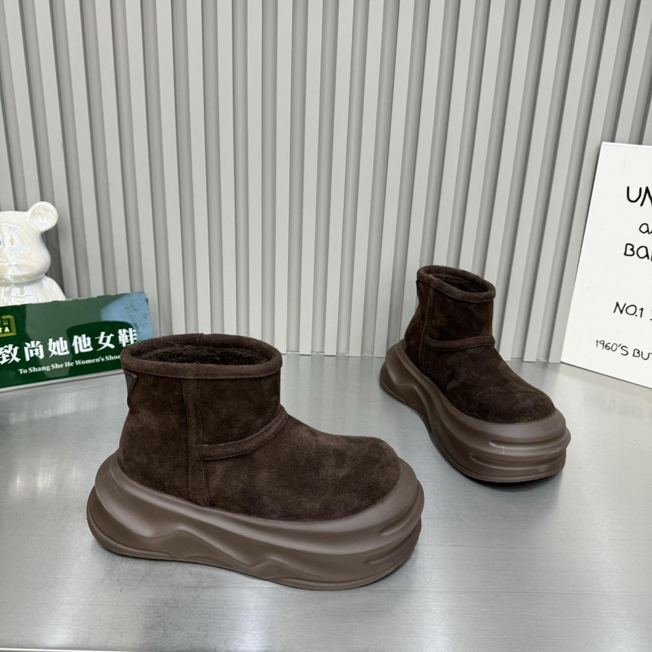 

Модные женские ботинки на платформе с ботильонами, зимние туфли на плоской подошве, замшевые туфли, зимние короткие плюшевые теплые туфли, повседневные спортивные ботинки «Челси» 2024 года, новые ботинки для женщин 40