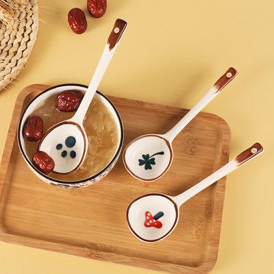 Kawaii Erdbeere Keramik Suppenlöffel Niedlich Eis Handbemalt Kaffee Dessert Löffel mit langem Griff Küchenzubehör