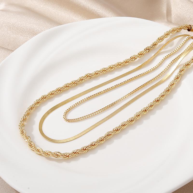 New, Stylish and Simple Gold Twist 3-piece Set, Necklace and Necklace Jewelry Direct Sales.