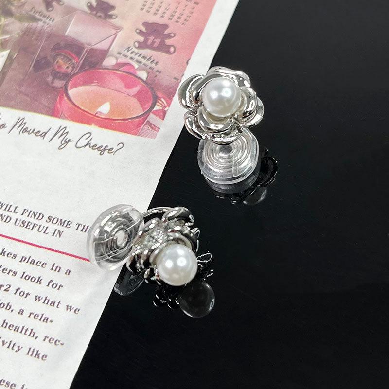 Korean Style Retro Pearl Ear Clip for Women - Mosquito Coil Holder, No Piercing, High-End, Fashionable and Versatile Luxury Earrings
