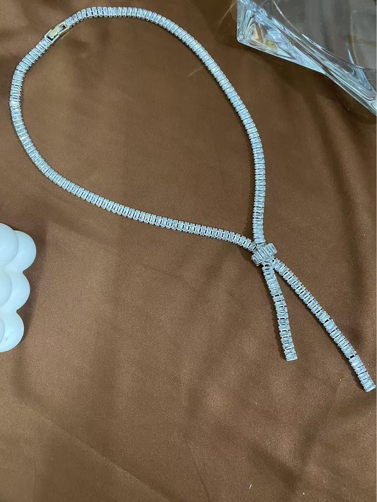Ensemble collier et boucles d'oreilles à pampilles en zircon: Accessoires de Chaîne de Clavicule Haut de Gamme Chic Européen-Américain pour Femmes