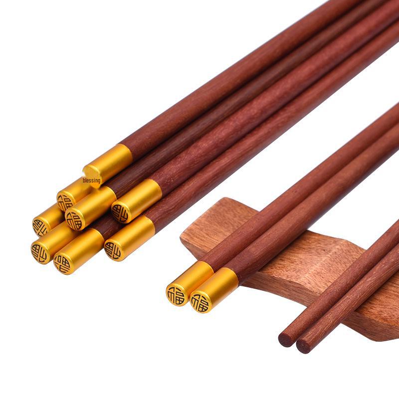 

Гравированные палочки для еды из красного дерева и куриных крылышек в японском стиле для свадеб и отелей
