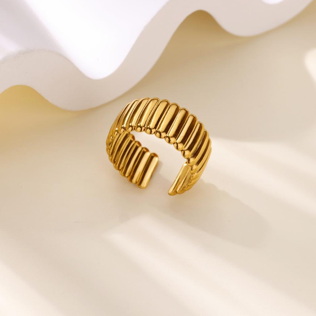 Gold Color Stainless Steel Delicate Flower Rings for Women Fashionable Elegant Versatile Wide Finger Ring Daily Wear Jewelry