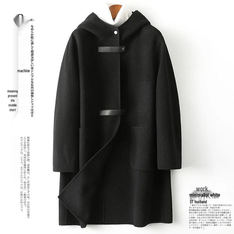 Dámský vlněný kabát volného střihu s kapucí a velkými kapsami, trendy pro rok 2023