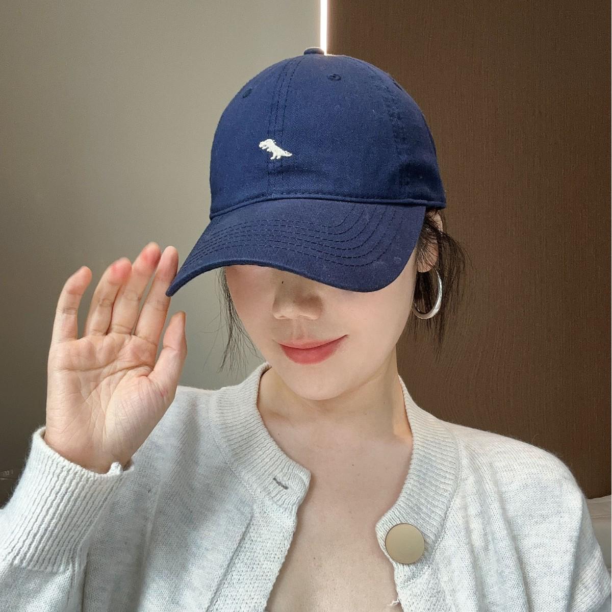 

Cartoon Dinosaur Embroidery Baseball Cap - Korean Style, Cute & Versatile Duckbill Design for Men & Women One Size (55-58cm) темно-синий