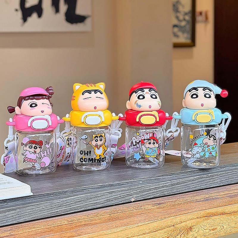 1 Piece Cute Cartoon Crayon Shin-Chan Summer Portable Strap Cup Creative 330/580Ml Straw Cup Home Ornament Unisex Holiday Gift