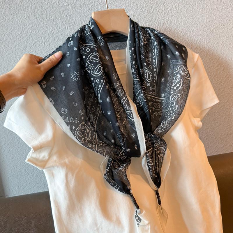 Japanese Retro Polka Dot Cotton and Linen Triangle Scarf Silk Scarf Women's Thin Neck Protection Scarf High-end Neck Scarf
