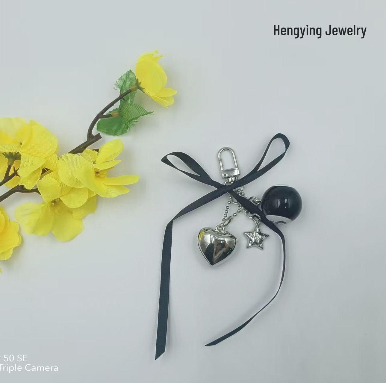 Creative 8 Ball Heart-Shaped Metal Keychain Ornament - Trendy Fashionable Gift