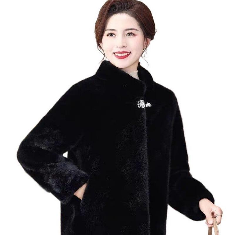 Mom's autumn and winter short tops, middle-aged women's winter clothes, middle-aged and elderly imitation mink hair, diamond buckle fur jacket