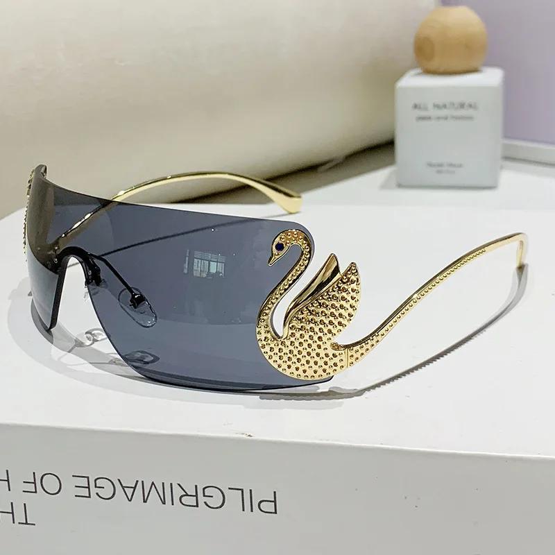 New Fashion Rimless Women Oversized Sunglasses Luxury Brand Casual Sun Glasses Trendy Large Frame Eyewear Uv400