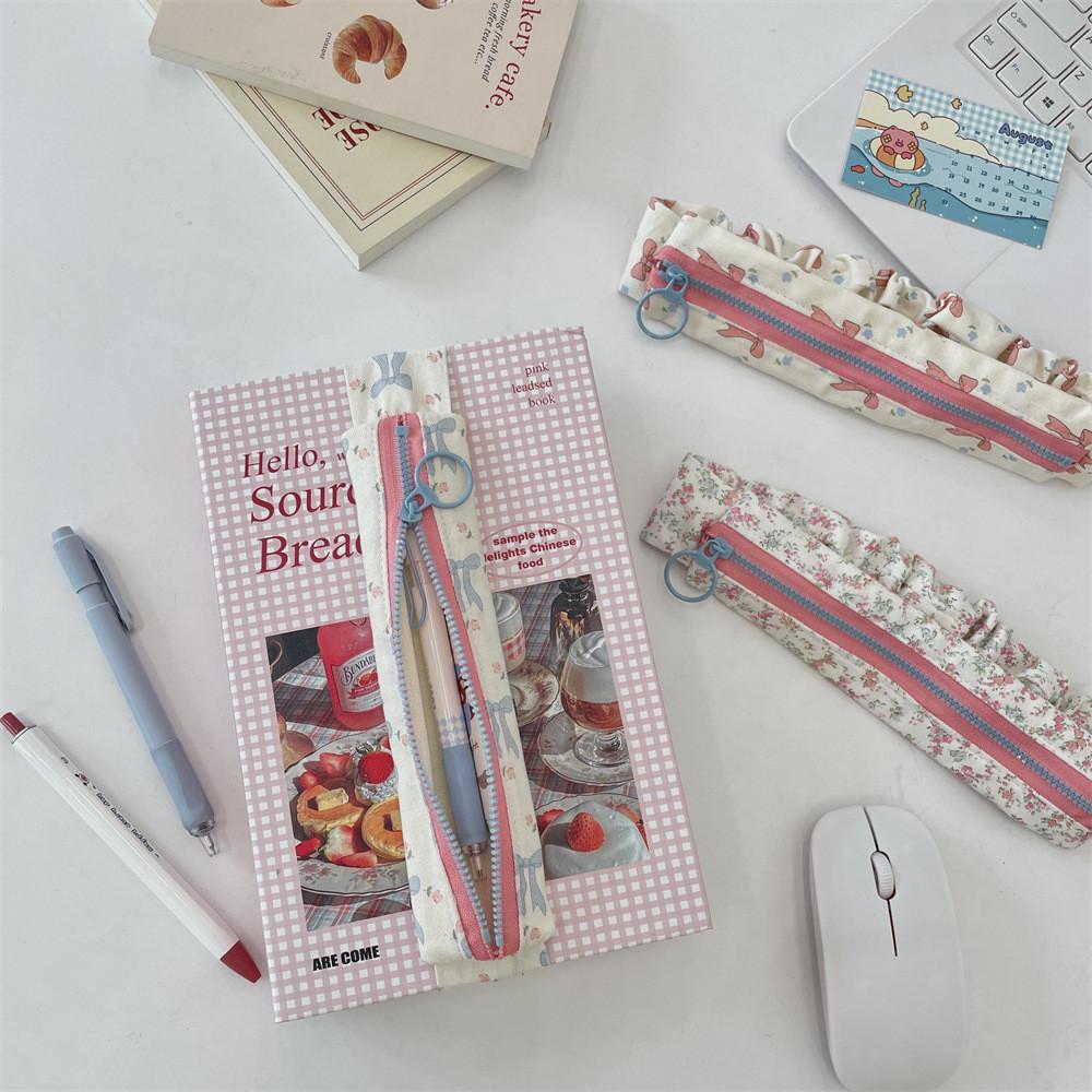 Student Floral Pencil Case With Large Capacity And Polyester Material For School Supplies