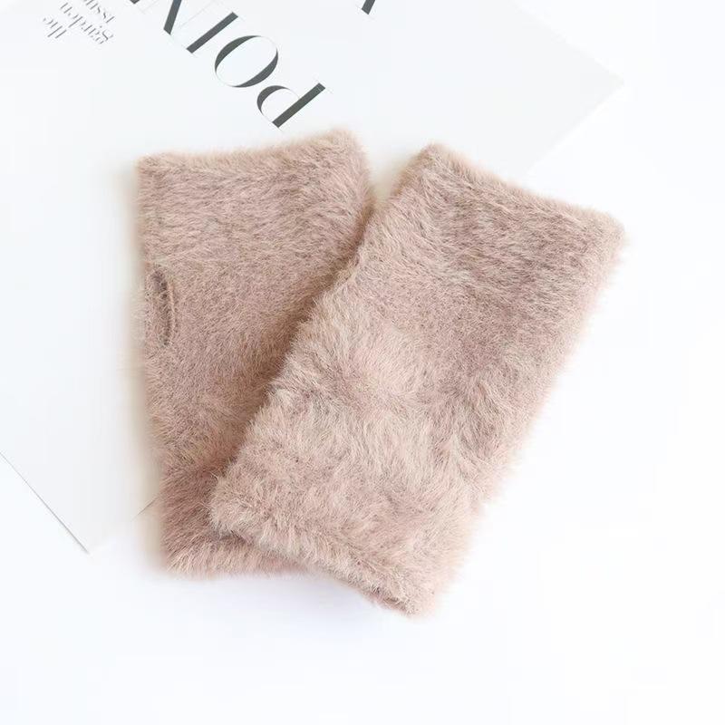Plush Plush Half Finger Gloves for Women In Winter Furry Warm Wrist Guards with Fingerless Touch Screen Students Typing and Writing