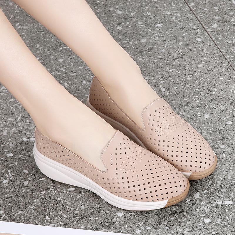 Large Size Hollow Thick-soled Muffin Shoes for Women's Spring and Autumn New Middle-aged Mother Single Shoes Increase In Height, Soft Sole, and a H
