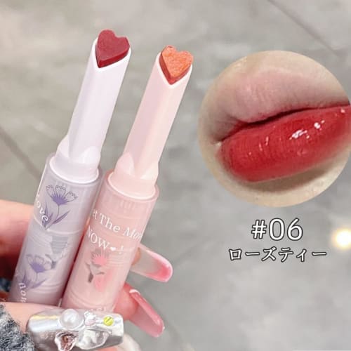 Cute, Highly Pigmented, Melting Lip makeup.Skin tone.Does Not Come off.Colored.Adheres well.Long lasting.Lastes All Day long.No Uneven Skin tone.Does