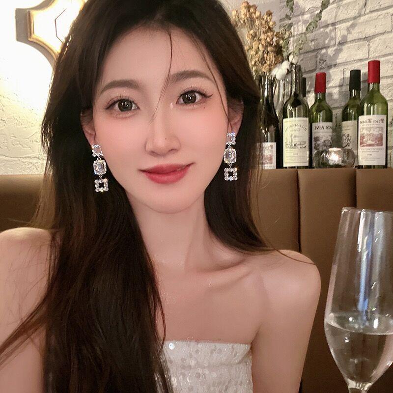 Light Luxury High-End Square Flash Diamond Rhinestone Fringed Earrings Niche Full Of Diamonds Gorgeous Crystal Exaggerated Earrings Stud Earrings