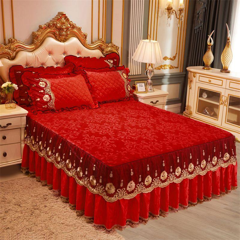 

Комплект из трех предметов включает стеганую юбку для кровати из хрустального бархата со съемным дизайном, толстое и теплое кружевное покрывало, идеально подходящее для стиля принцессы. 150*200CM