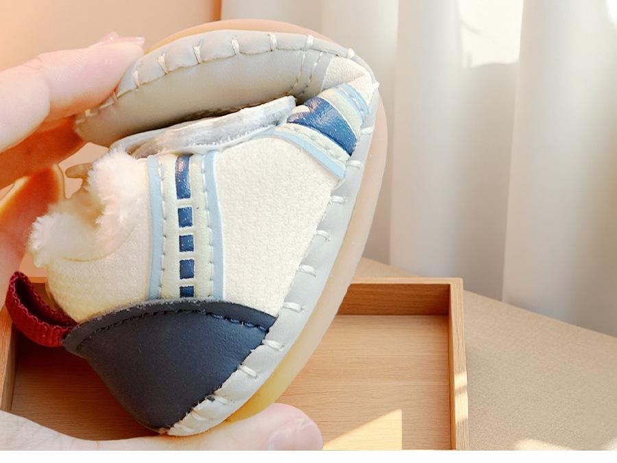 Warm Fleece-Lined Non-Slip Baby Walking Shoes (0-1 Year)
