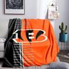 Couverture de lit en flanelle légère Cincinnati Bengals Casque Parfaite pour le Voyage, le Camping, les Salons, les Bureaux, les Canapés, Cadeau de Noël pour Fan
