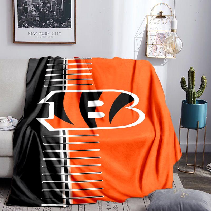 Couverture de lit en flanelle légère Cincinnati Bengals Casque Parfaite pour le Voyage, le Camping, les Salons, les Bureaux, les Canapés, Cadeau de Noël pour Fan