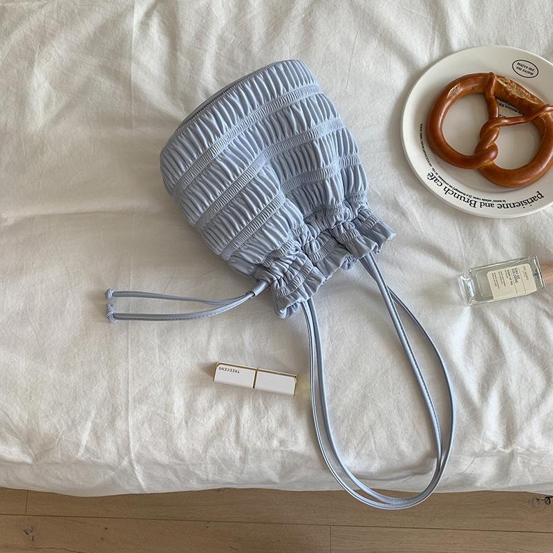 IELGY Women's Shoulder Bag, Large-capacity Personalized Trend Bucket Bag, Drawstring PU Soft Leather Creative Pleated Bag