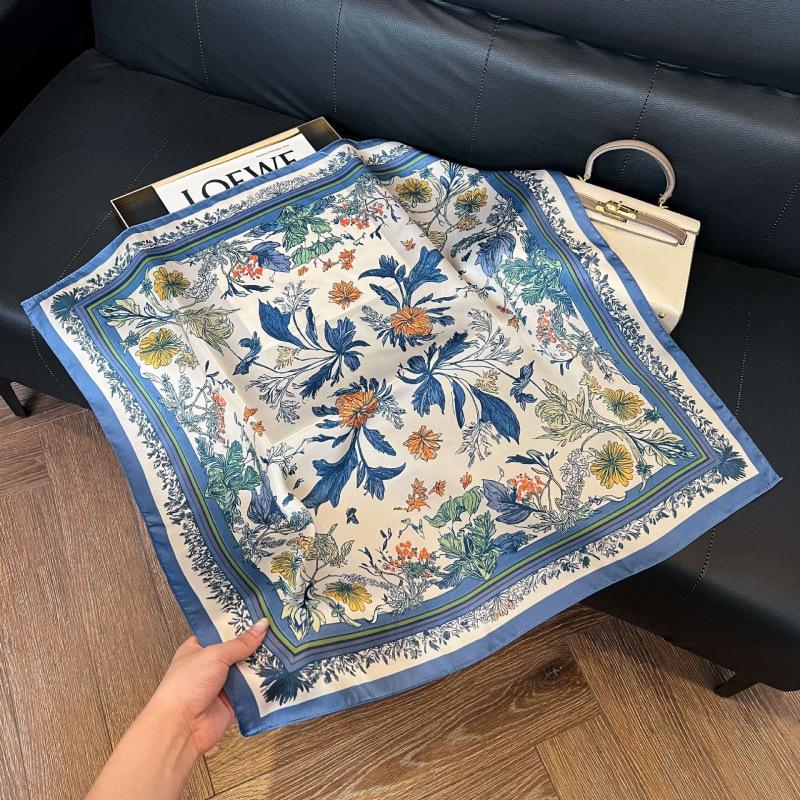 New 71 * 71cm Korean version small square scarf women's silk scarf spring and summer thin sunscreen scarf neck protection tied bag headband scarf