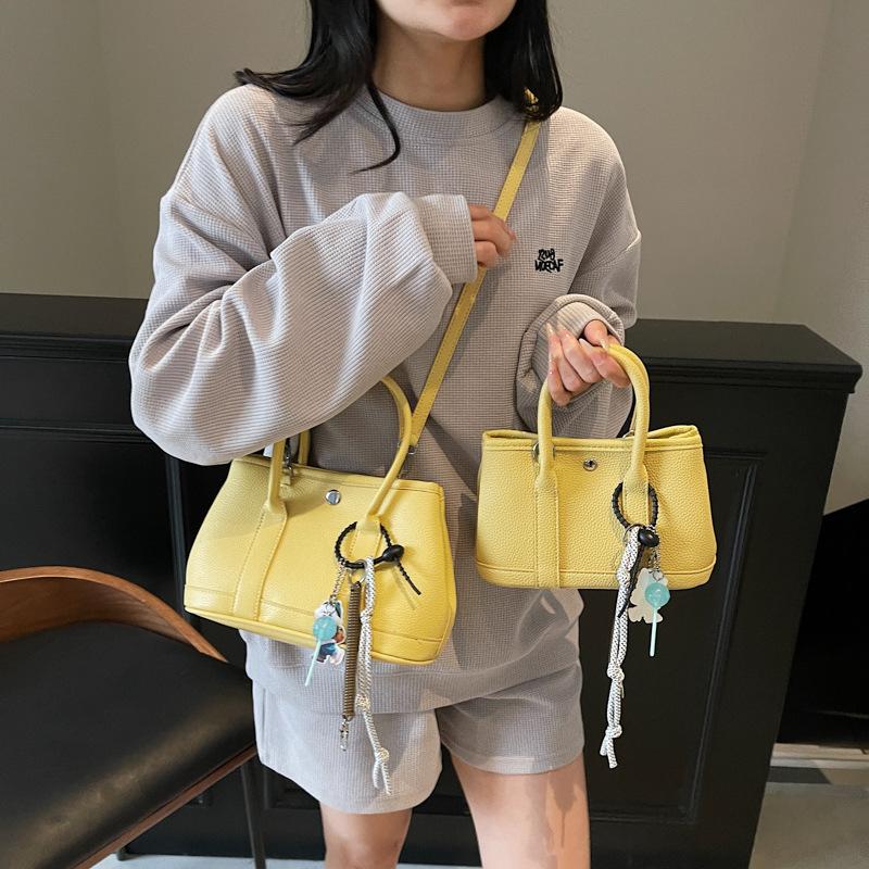 Versatile Handbag Women's Fashion Commuter Tote Bag Casual Shoulder Messenger Bag