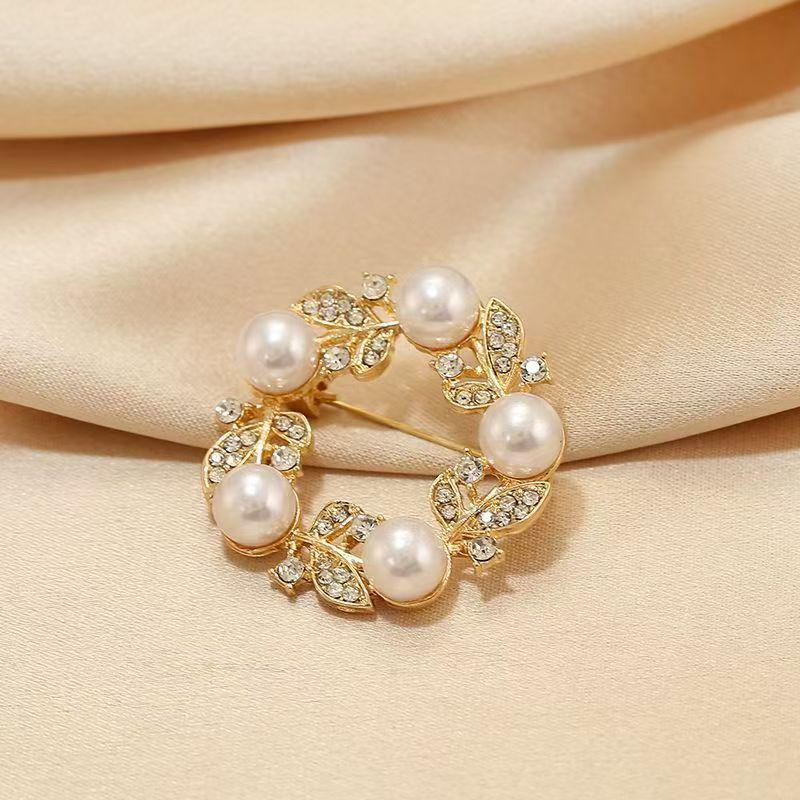 Elegant Pearl Brooch - High-End Minimalist Clothing Accessory