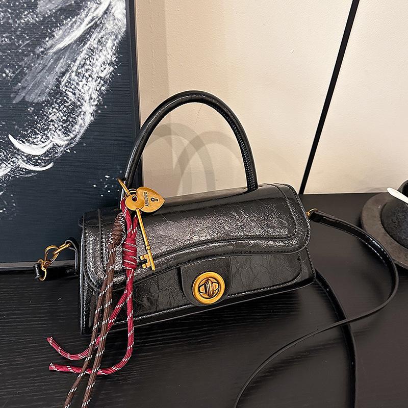 Korean Version of Fashion Portable Small Square Bag Women's 2025 Winter New Trend Casual High Sense Work Shoulder Messenger Bag