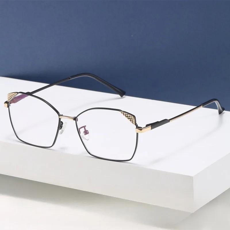 Trendy Blue Ray Blocking Anti-Blue Light Glasses Ultralight Eye Protection Square Eyeglasses Women Designers Metal Frame Glasses