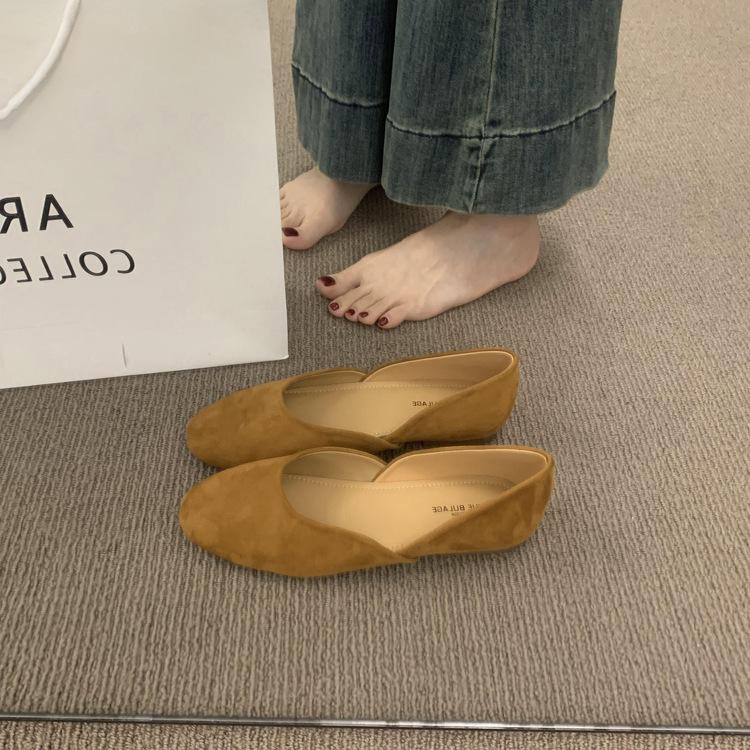 

Корейская версия универсальных замшевых женских туфель с плоской подошвой и неглубоким горлом и круглой головкой, с одной педалью, для женщин, для нежного вечернего ветерка, не дающих ногам устать 40 коричневый