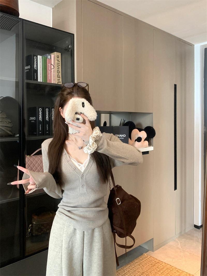 

Super figure pure desire semi-open neck button long sleeve knitted bottoming shirt women s autumn and winter pure desire Spice Girl sweater L