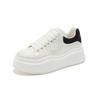 Atmungsaktive dicksohlige McQueen kleine weiße Schuhe Damen 2025 neu beliebt Frühling und Herbst Nationalstil Freizeit Sport Muffin Board Schuhe
