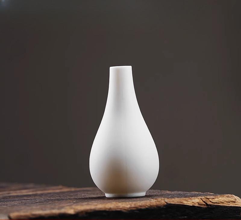 New Chinese Mini White Porcelain Flower Utensil, Ceramic Vase Zen Green Dill Copper Coin Grass Flower Insert White Water Flower