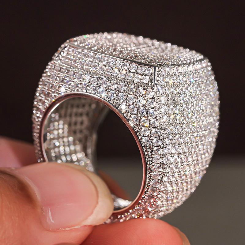 Funkelnder Voll-Bling Iced Out Fingerring Damen Luxus Verlobungszubehör Micro Pave Zirkonia Schmuck für Party