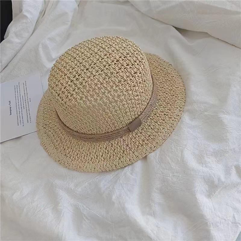 Neuer Sommer Französischer Vintage Old Money Stil Hohl Flacher Strohhut für Damen - Handgewebter UV-Schutz Sonnenhut für den Strandurlaub