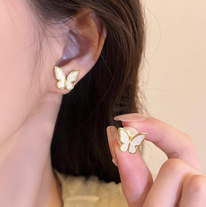 Fashion French Elegant Butterfly Exquisite Stud Earrings Temperament Simple Hundred Tower Earrings Light Luxury Niche High-end Earrings