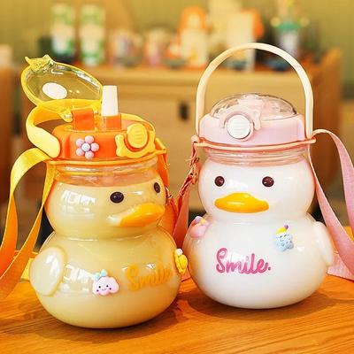 Cartoon Duckling Plastic Cup with Handle and Latch Creative Bouncing Water Bottle Portable Outdoor Camping Sippy Cups 1000ml 1Pc