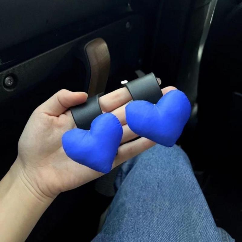 Pack of 2, heart-shaped design car seat back multi-functional hook, creative headrest car hook, hidden small hook
