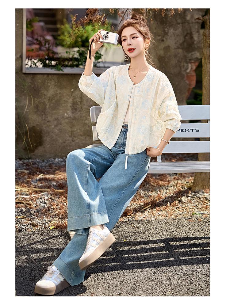 Women's 2025 Spring Chinese-Style Embroidered Color Block Cardigan - High-End, Loose Fit, Age-Reducing Fashion Jacket