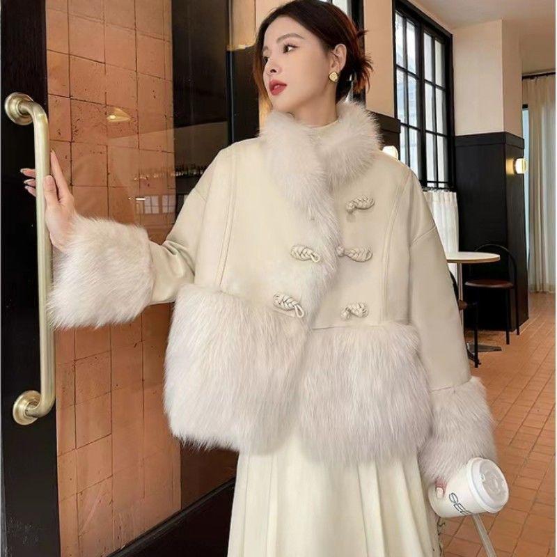 Elegante Damen Daunenjacke im chinesischen Stil mit weißen Entendaunen, Mantel und Pelz für Herbst und Winter